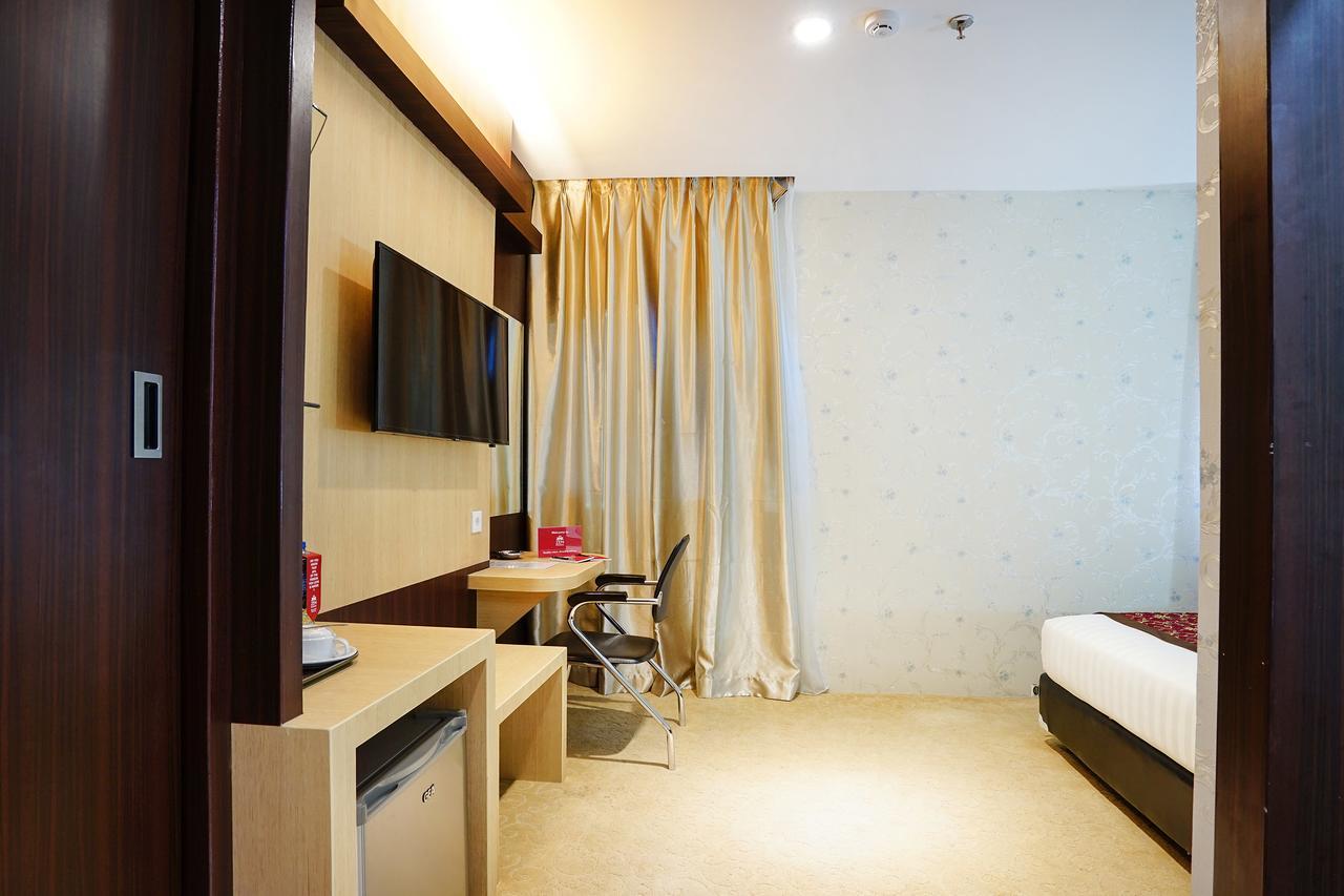 Cardinal Lucky Star Hotel Batam Exterior photo