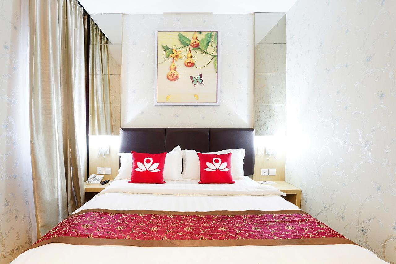 Cardinal Lucky Star Hotel Batam Exterior photo