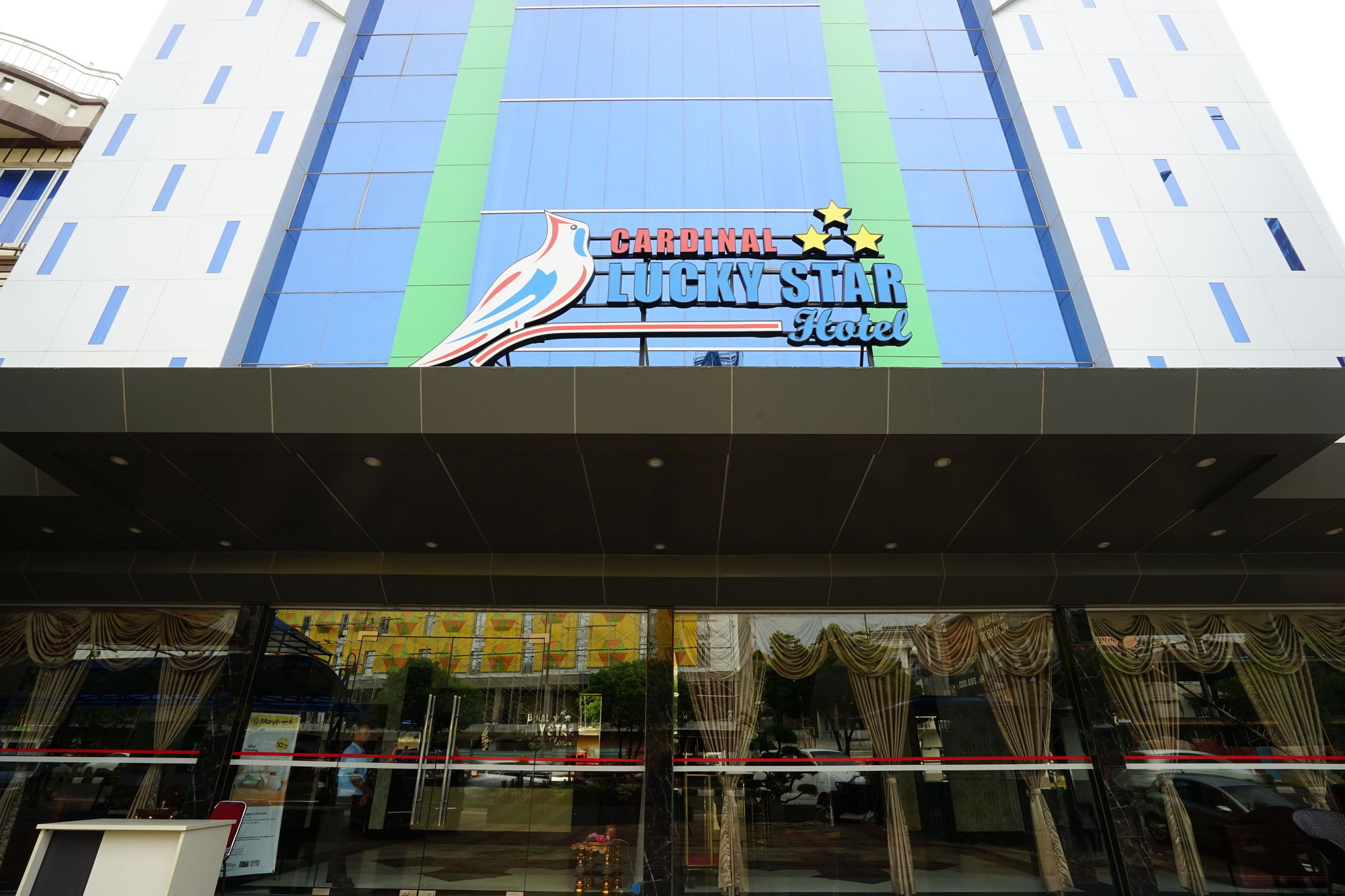Cardinal Lucky Star Hotel Batam Exterior photo